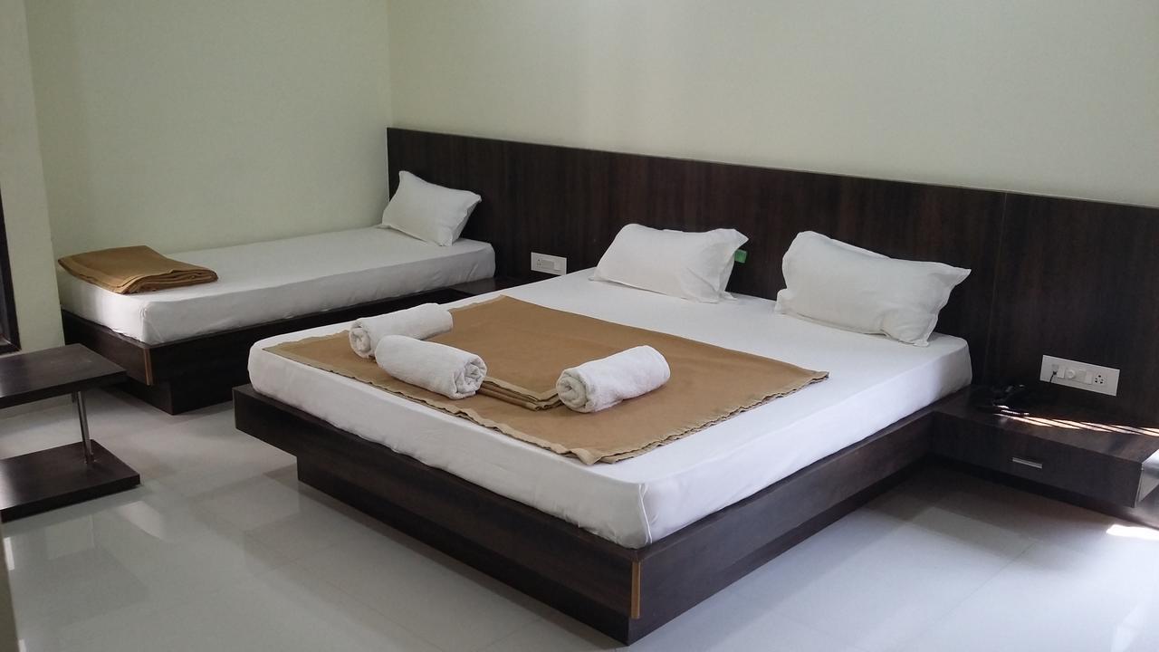 Hotel Casa Green Shirdi Exterior foto