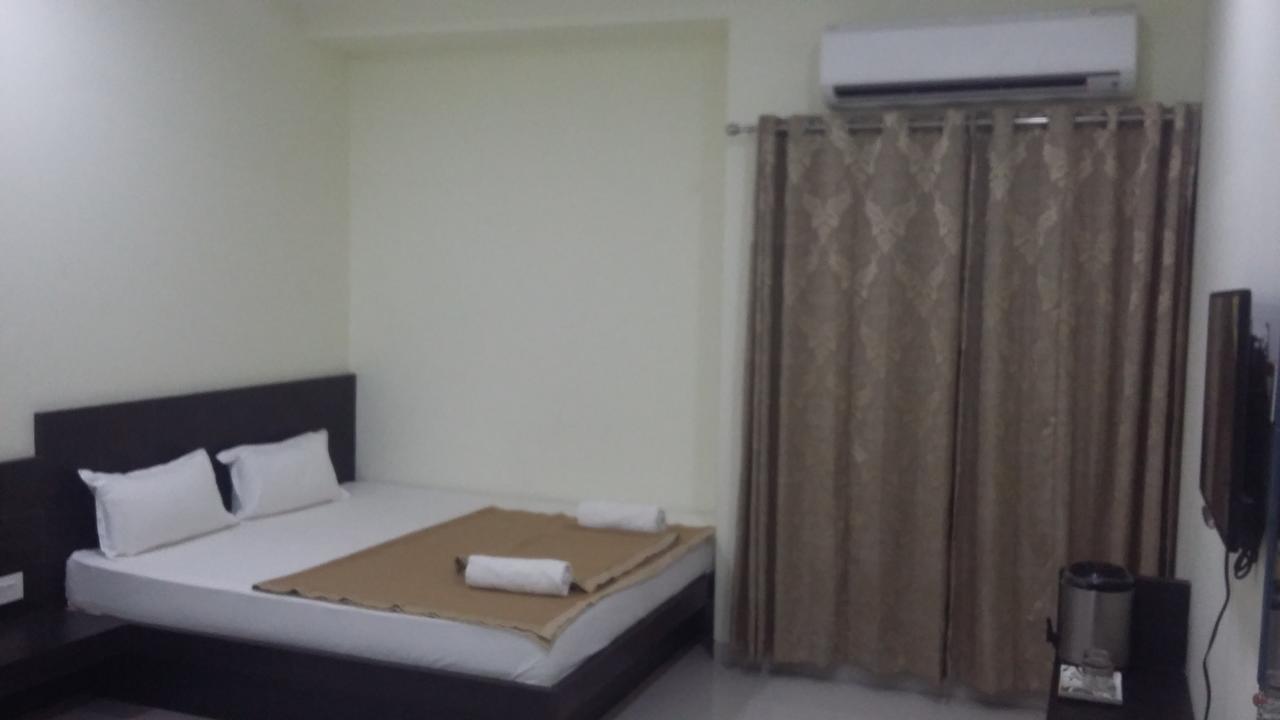 Hotel Casa Green Shirdi Exterior foto