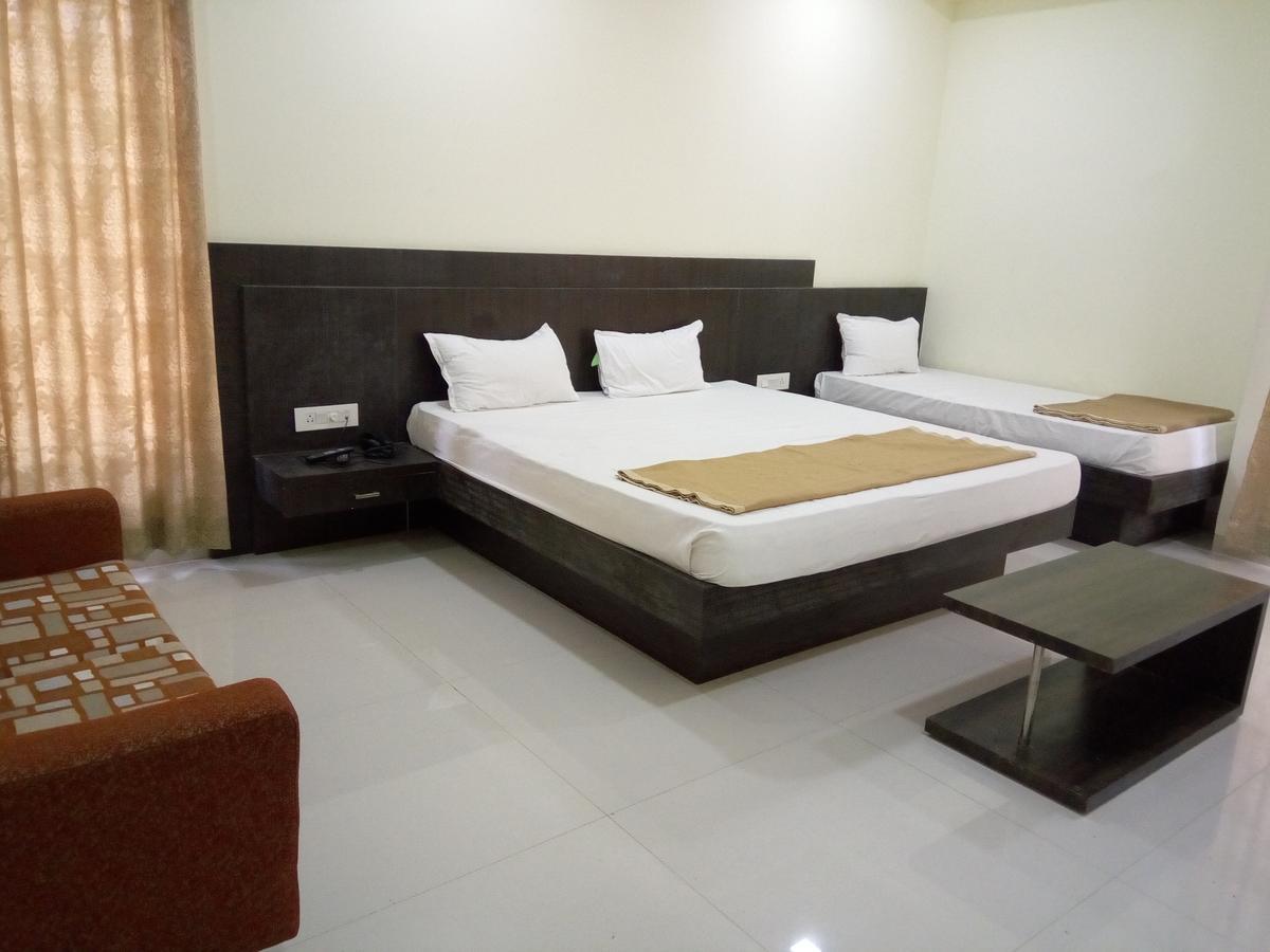 Hotel Casa Green Shirdi Exterior foto